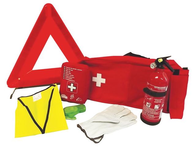 Extincteur et trousse de secours voiture