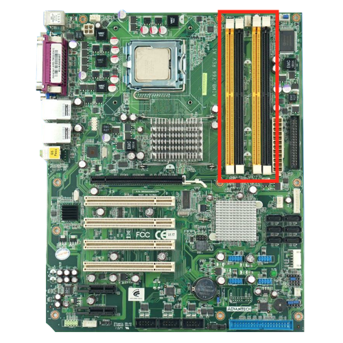 Une barrette de 128 Go de RAM pour serveurs extrêmes